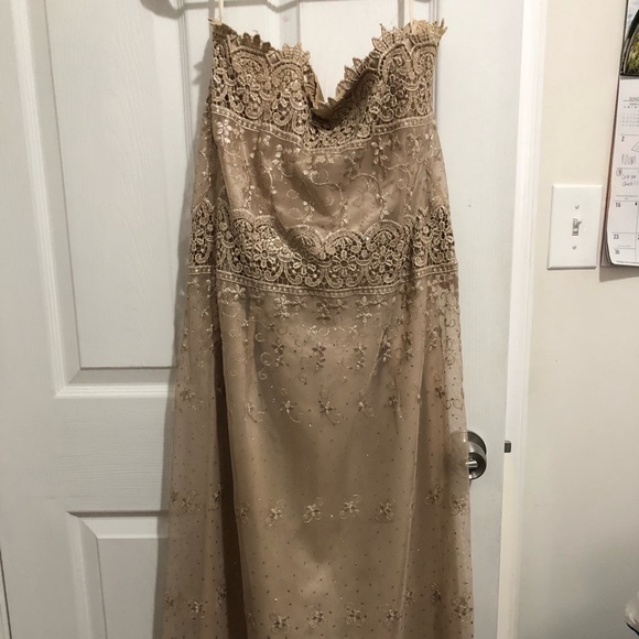 dresses - Picture 2 of 2